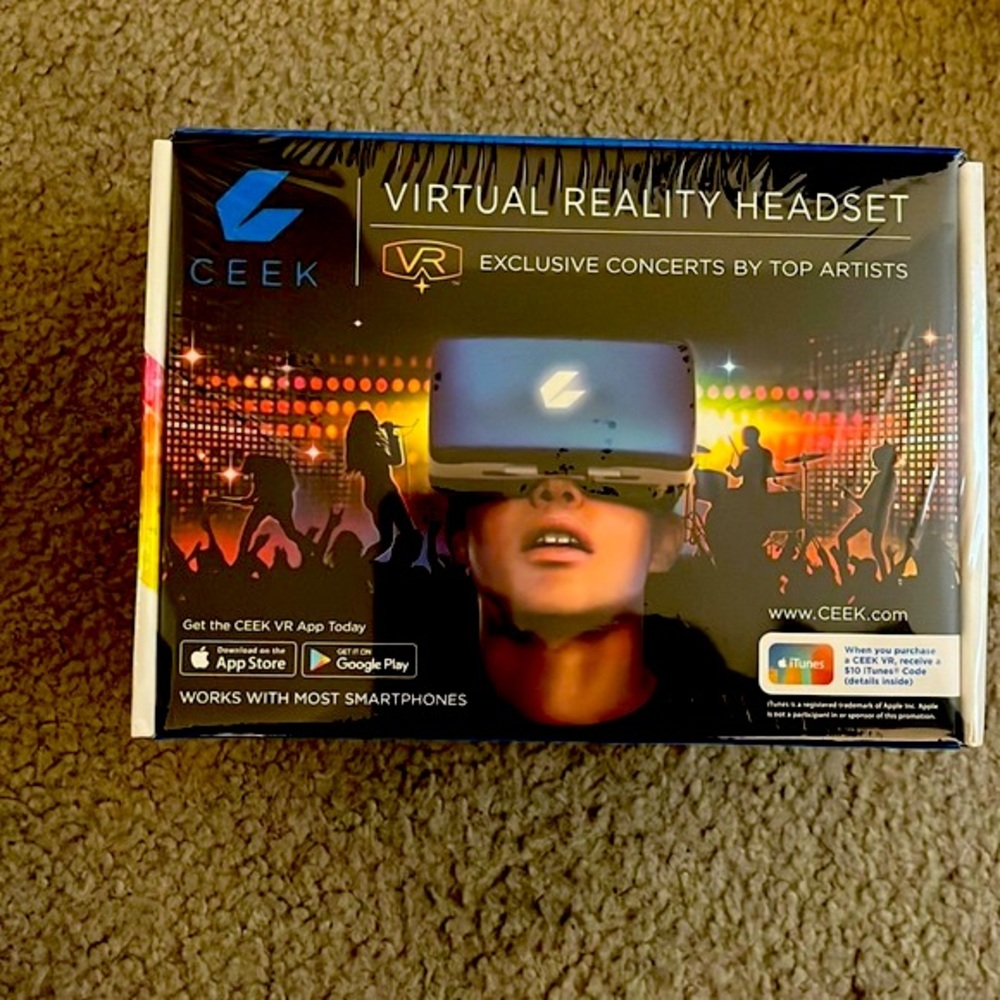 Virtual reality headset by CEEK